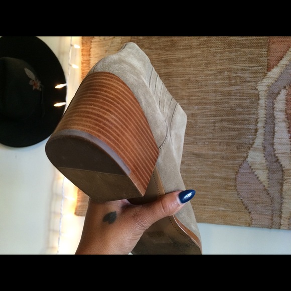 1. State Camel Colored “Jemore” Booties, size 11M - Picture 13 of 16